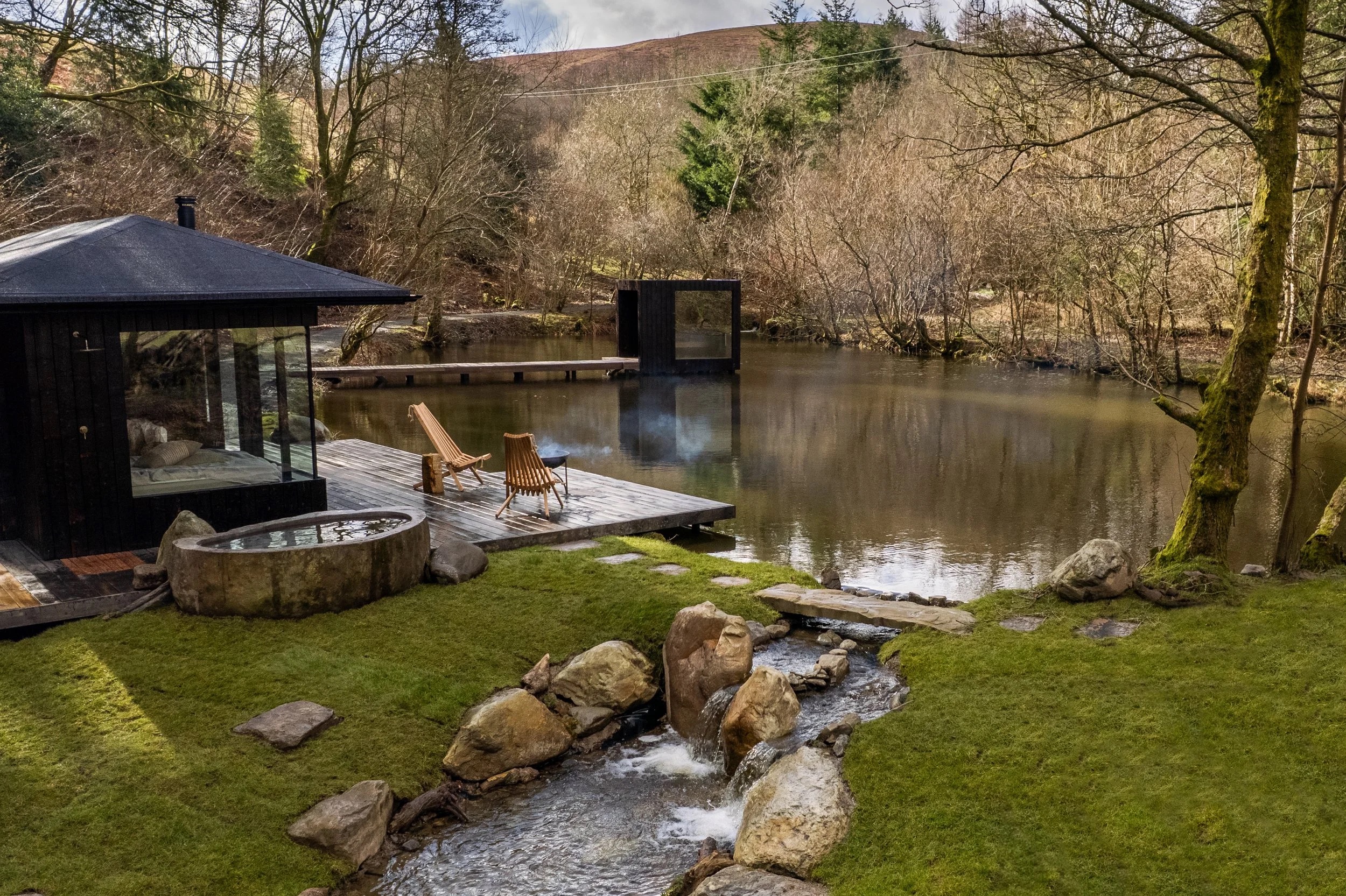 The lodge and private waterside setting